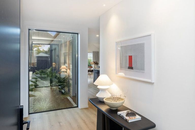 Photo of property in 184 Weston Road, St Albans, Christchurch, 8052