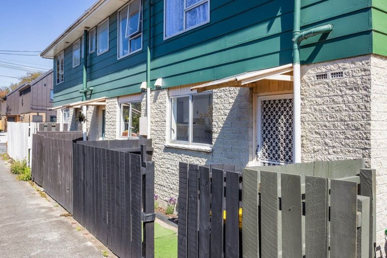 Photo of property in 3/19 Hargest Crescent, Sydenham, Christchurch, 8023