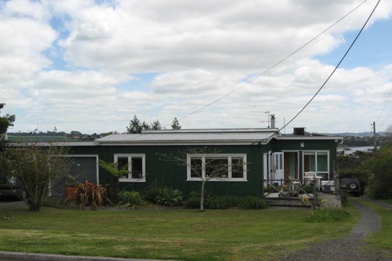 Photo of property in 46 Tiri Road, Manly, Whangaparaoa, 0930