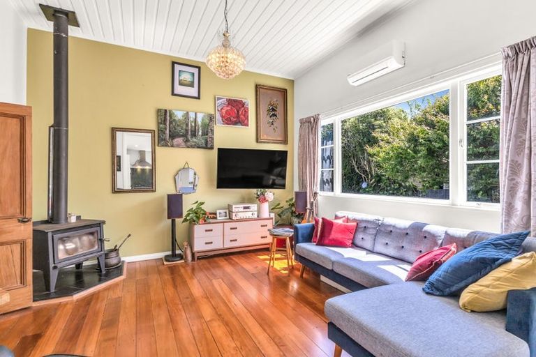 Photo of property in 12 Harris Street, Waitara, 4320