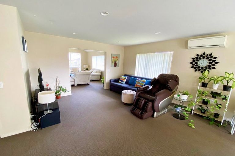 Photo of property in 12 Tivoli Court, Flat Bush, Auckland, 2019
