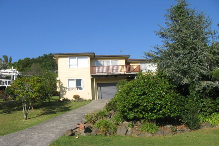 Photo of property in 25 Halberg Street, Glenfield, Auckland, 0629