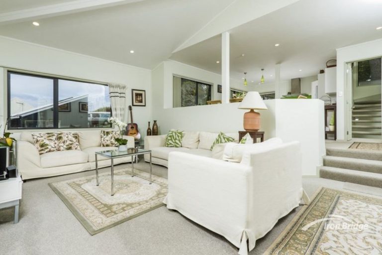 Photo of property in 4/431 East Coast Road, Mairangi Bay, Auckland, 0630