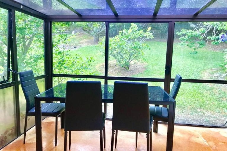 Photo of property in 2/5 Keldale Place, Forrest Hill, Auckland, 0620