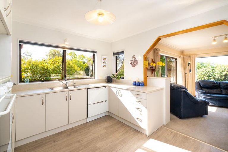 Photo of property in 2 Hunters Hill, Havelock North, 4130