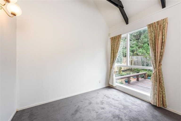 Photo of property in 35a Amapur Drive, Khandallah, Wellington, 6035