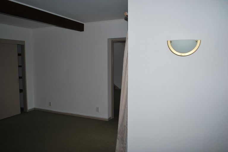 Photo of property in 28 Mckerrow Place, Sunshine Bay, Queenstown, 9300