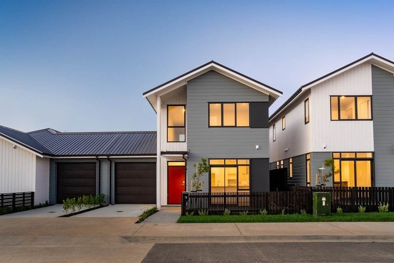 Photo of property in 12 Hoiho Road, Pukekohe, 2120