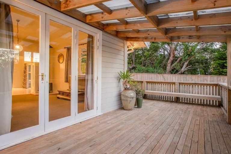 Photo of property in 32 Hinemoa Street, Paraparaumu, 5032