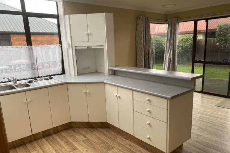 Photo of property in 2/32 Briarmont Street, Avondale, Christchurch, 8061