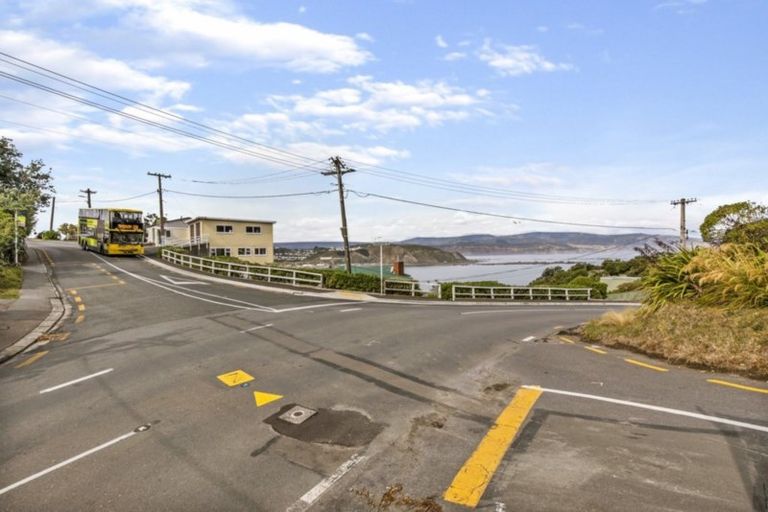 Photo of property in 98 View Road, Houghton Bay, Wellington, 6023