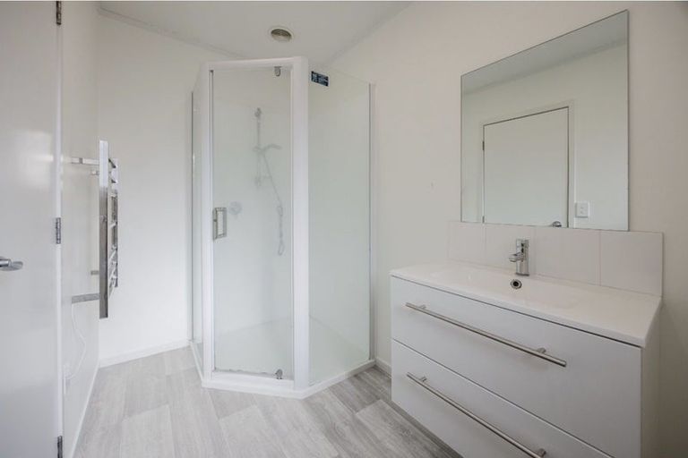 Photo of property in 8 Trosk Place, Waiuku, 2123