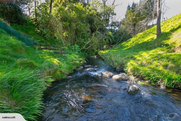 Photo of property in 563 Richmond Road, Lepperton, New Plymouth, 4373