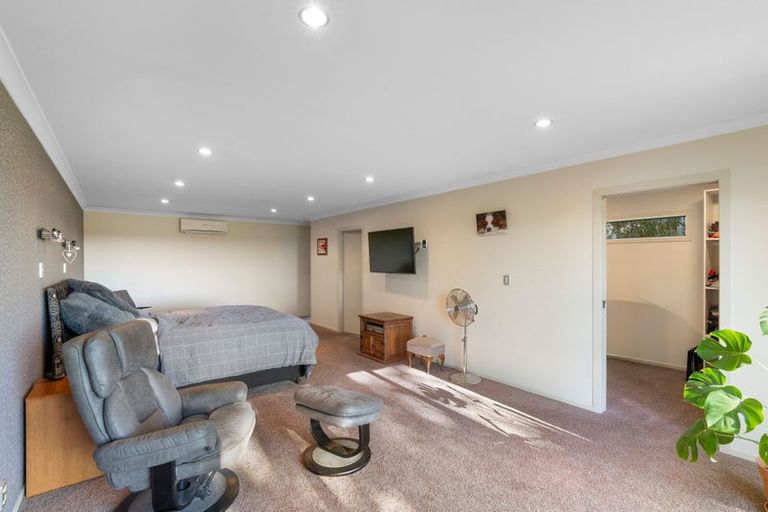 Photo of property in 249 Tararua Road, Levin, 5571