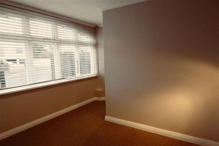 Photo of property in 16 Cutfield Road, New Plymouth, 4310