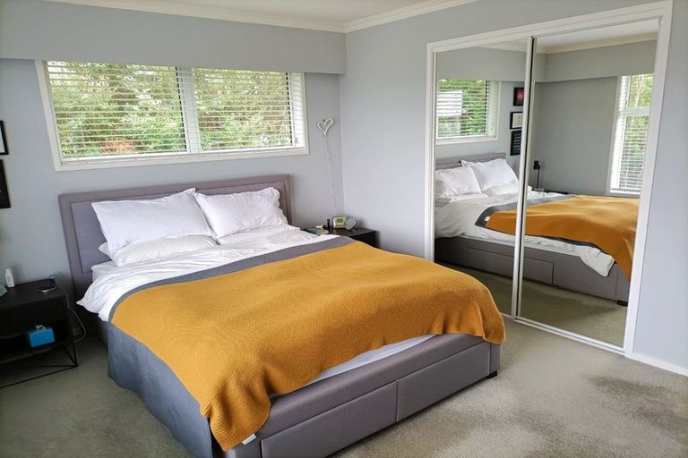 Photo of property in 42 Turville Crescent, Newlands, Wellington, 6037