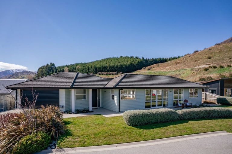 Photo of property in 4 Keble Lane, Lower Shotover, Queenstown, 9304