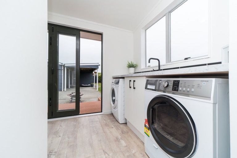 Photo of property in 9 Hinau Place, Cloverlea, Palmerston North, 4412