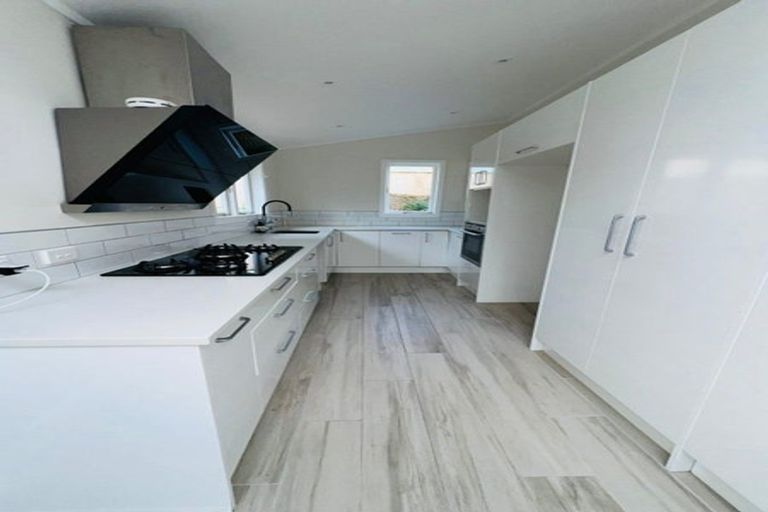 Photo of property in 32 Wairoa Road, Narrow Neck, Auckland, 0624