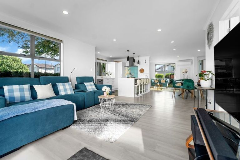 Photo of property in 41 Bruce Pulman Drive, Takanini, 2112