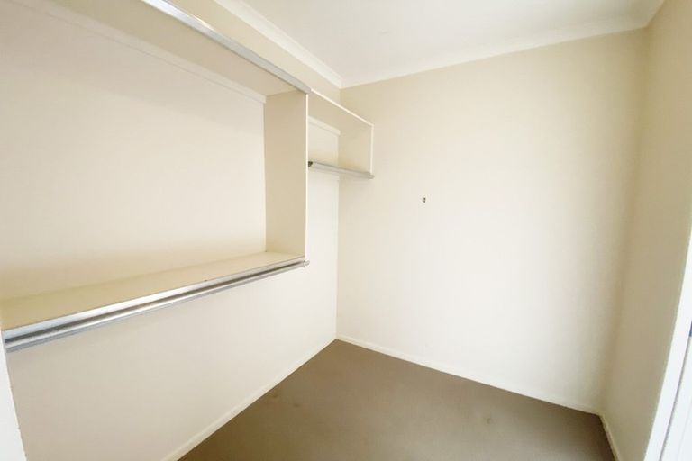 Photo of property in 33 Belcoo Crescent, East Tamaki, Auckland, 2013