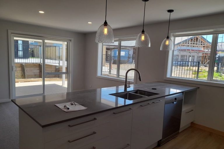 Photo of property in 1 Nottingham Road, Omokoroa, 3114