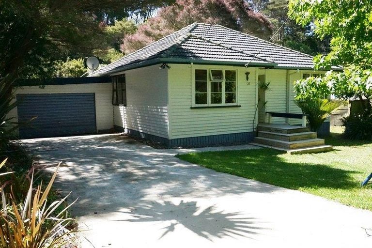 Photo of property in 35 Birdwood Road, Swanson, Auckland, 0612