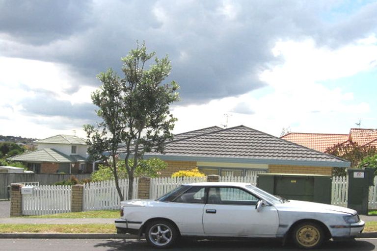 Photo of property in 1b Picasso Drive, West Harbour, Auckland, 0618