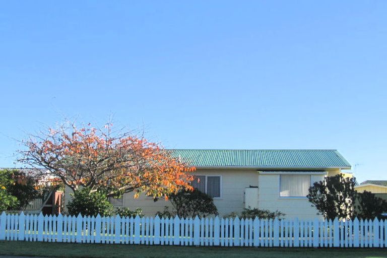 Photo of property in 57 Arawhata Road, Paraparaumu, 5032