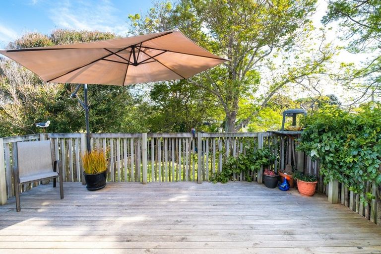 Photo of property in 6 Wellwood Terrace, Te Awanga, 4102