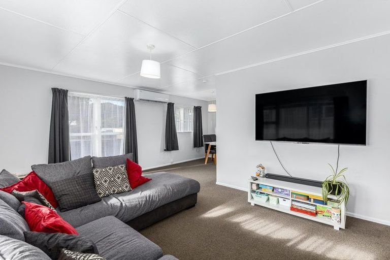 Photo of property in 43 Mohaka Street, Wainuiomata, Lower Hutt, 5014