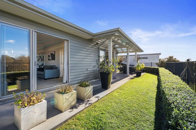 Photo of property in 15 Valley View Way, Bethlehem, Tauranga, 3110