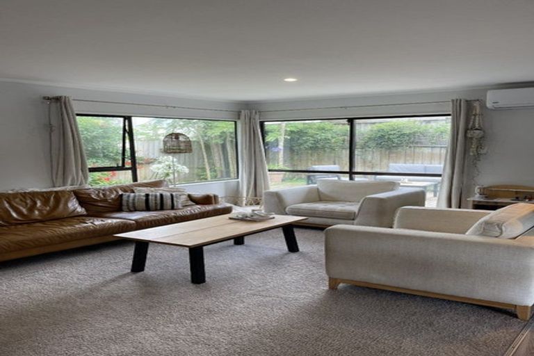 Photo of property in 1/38 Kaipatiki Road, Glenfield, Auckland, 0629