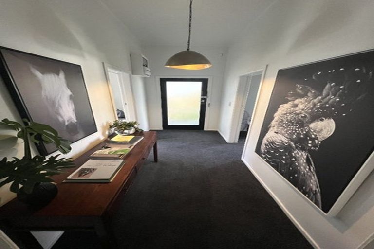 Photo of property in 35 Patanga Crescent, Thorndon, Wellington, 6011