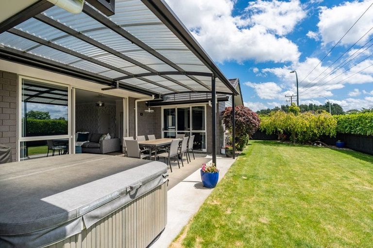 Photo of property in 1 Ruske Place, Grandview Heights, Hamilton, 3200