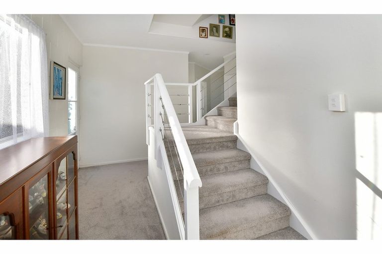 Photo of property in 18a Tower Hill, Stanmore Bay, Whangaparaoa, 0930