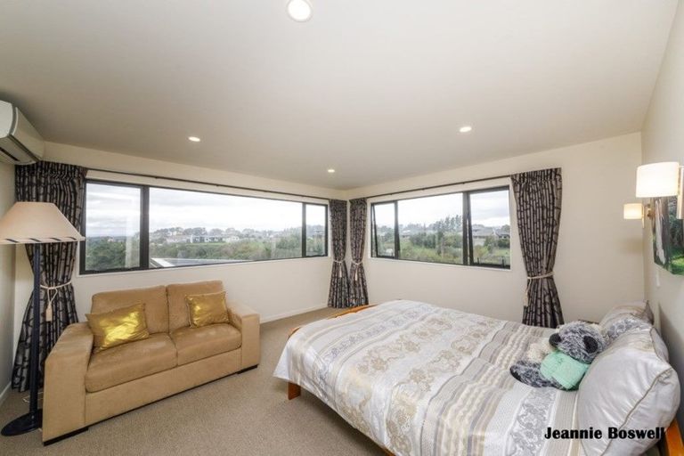 Photo of property in 26 Silkwood Place, Fitzherbert, Palmerston North, 4410