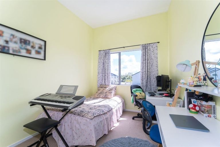 Photo of property in 11/3 Hulme Place, Henderson, Auckland, 0612