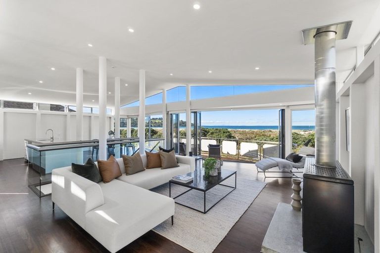 Photo of property in 4 Lagoon Way, Omaha, 0986