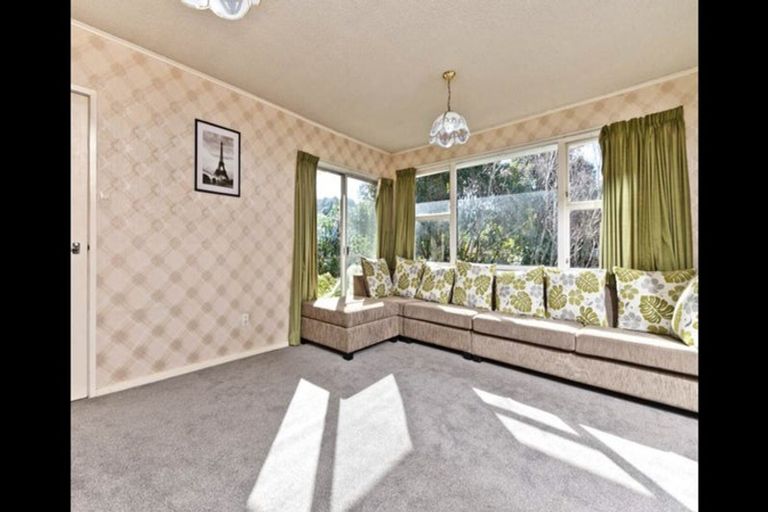 Photo of property in 1/28 Sequoia Place, Sunnynook, Auckland, 0620