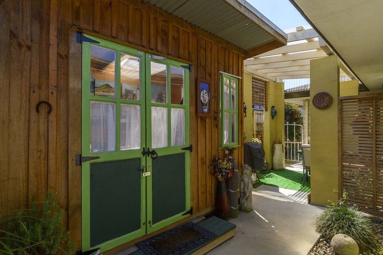 Photo of property in 317b Devonport Road, Tauranga, 3110