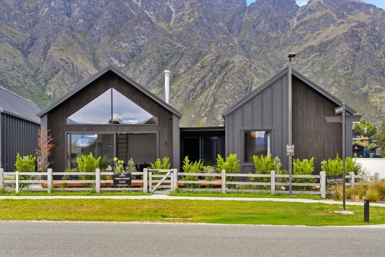 Photo of property in 10 Taurus Lane, Jacks Point, 9371