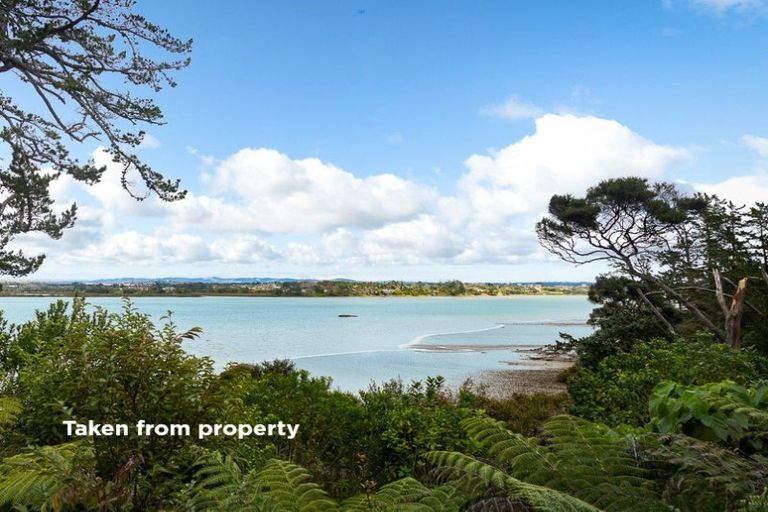 Photo of property in 47 Chatham Avenue, Paremoremo, Auckland, 0632