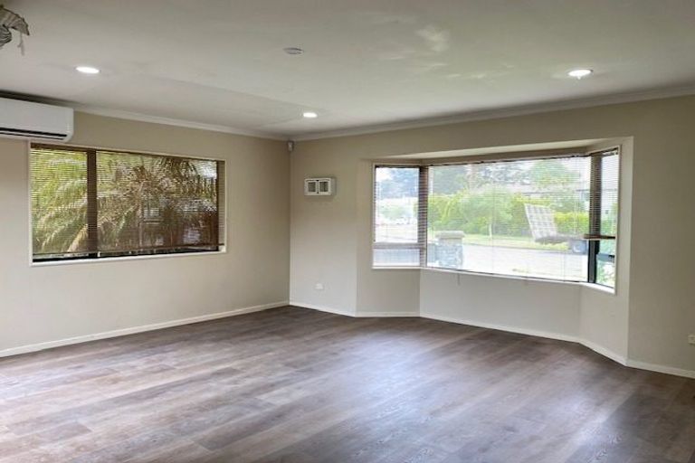 Photo of property in 31 Armoy Drive, East Tamaki, Auckland, 2016
