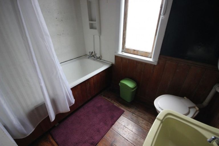 Photo of property in 214 Park Road, Hokowhitu, Palmerston North, 4410