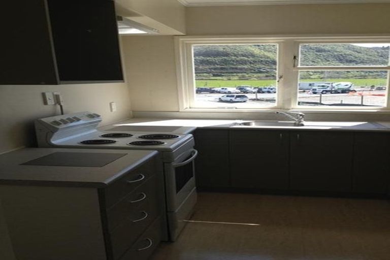 Photo of property in 95 Farmer Crescent, Taita, Lower Hutt, 5011