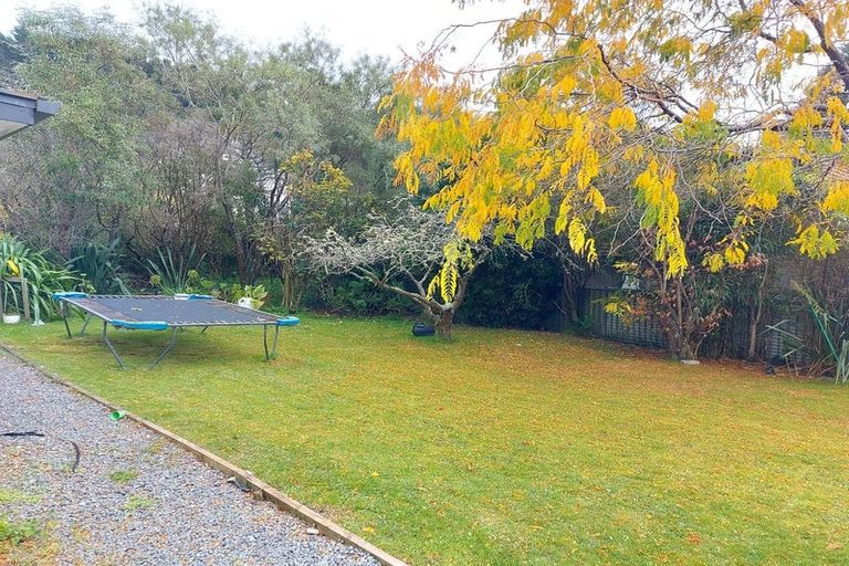 Photo of property in 66 Pinehaven Road, Pinehaven, Upper Hutt, 5019