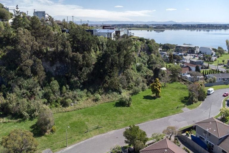 Photo of property in 8 Aratoro Place, Mount Pleasant, Christchurch, 8081