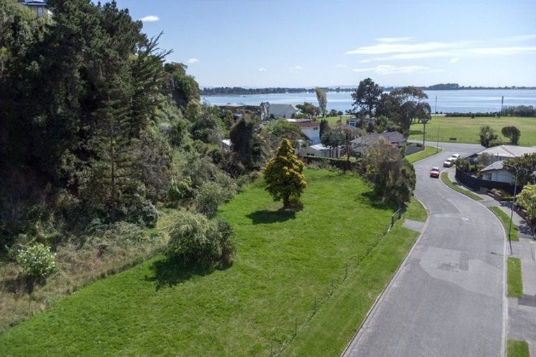 Photo of property in 8 Aratoro Place, Mount Pleasant, Christchurch, 8081