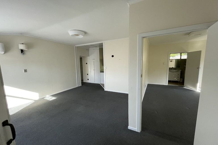 Photo of property in 16a Commodore Parry Road, Castor Bay, Auckland, 0620